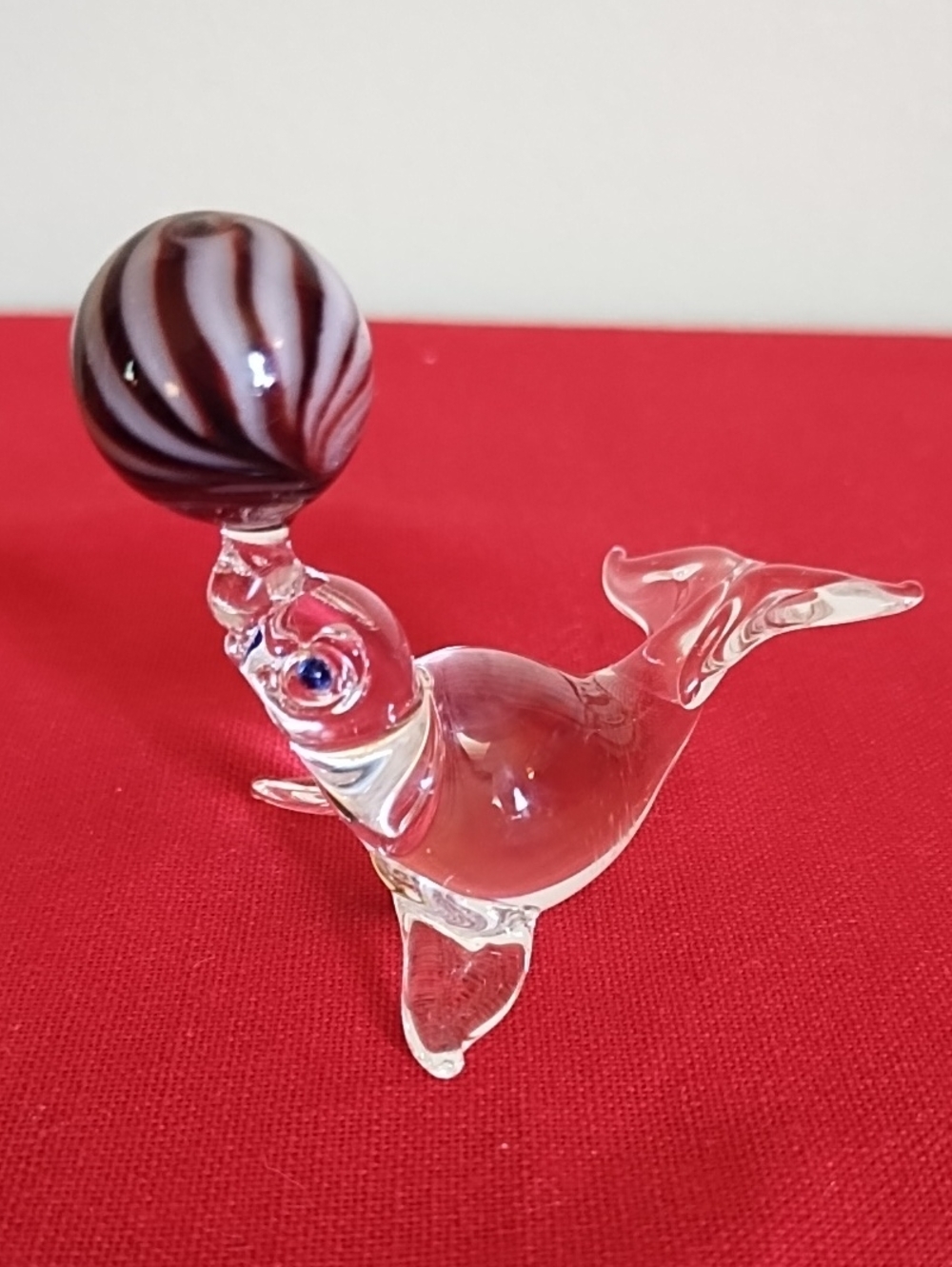 MURANO GLASS SEAL BALANCING A MARBLE, COLLECTIBLE MURANO